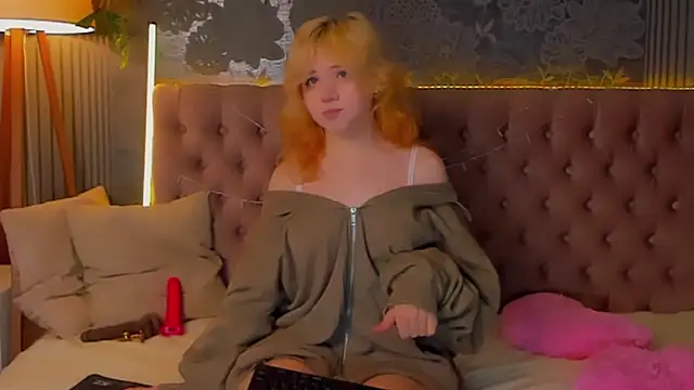 Snapshot of EmilyAngells chatting on 11, 2, 2026 EmilyAngells online show from 11, 2, 2026