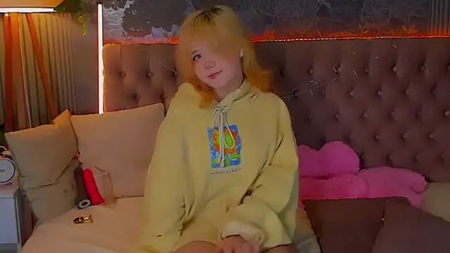 Snapshot of EmilyAngells chatting on 13, 2, 2026 EmilyAngells online show from 13, 2, 2026