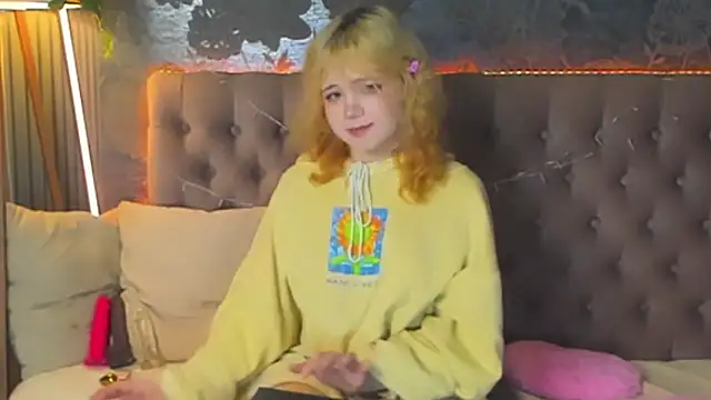 Snapshot of EmilyAngells chatting on 16, 2, 2026 EmilyAngells online show from 16, 2, 2026