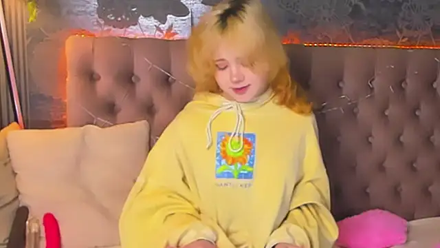 Snapshot of EmilyAngells chatting on 17, 2, 2026 EmilyAngells online show from 17, 2, 2026