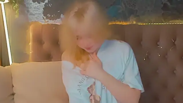 Snapshot of EmilyAngells chatting on 3, 3, 2026 EmilyAngells online show from 3, 3, 2026