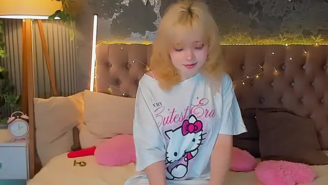 Snapshot of EmilyAngells chatting on 18, 3, 2026 EmilyAngells online show from 18, 3, 2026