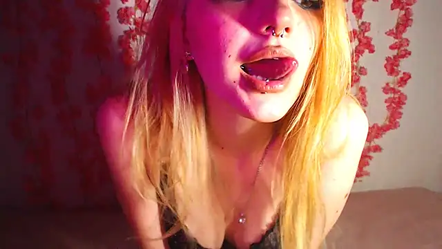 KimiSakura online show from 18, 9, 2025