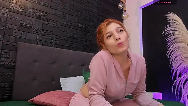 Maite Smith  online show from 16, 10, 2025