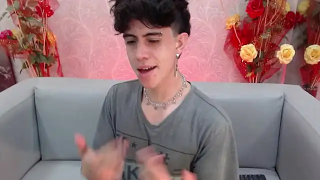Snapshot of star_boyxx chatting on 22, 9, 2025 star boyxx online show from 22, 9, 2025