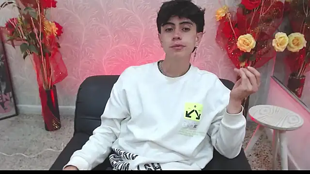 Snapshot of star_boyxx chatting on 29, 9, 2025 star boyxx online show from 29, 9, 2025