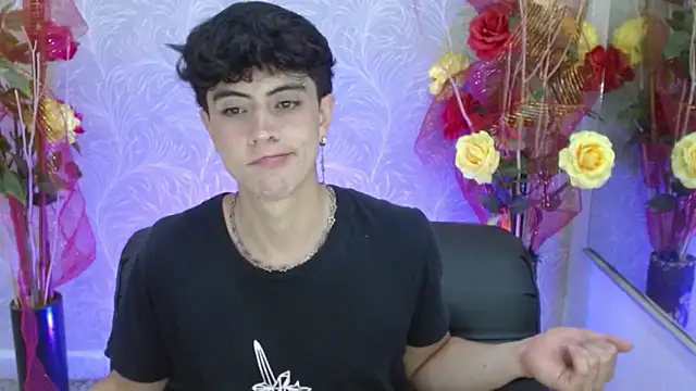 Snapshot of star_boyxx chatting on 9, 10, 2025 star boyxx online show from 9, 10, 2025