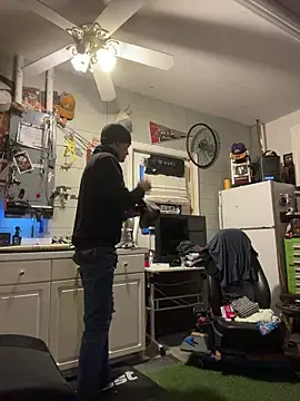 Polaroid White online show from 27, 11, 2025