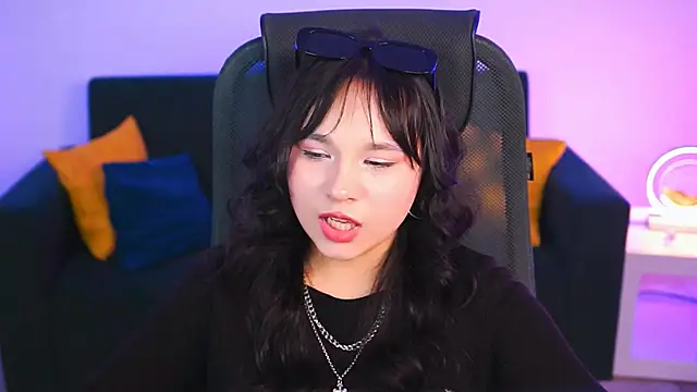 Snapshot of HanaWise chatting on 25, 2, 2025 HanaWise online show from 25, 2, 2025