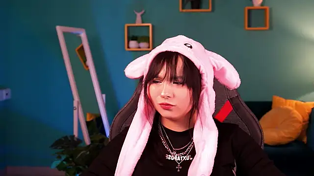 Snapshot of HanaWise chatting on 5, 3, 2025 HanaWise online show from 5, 3, 2025