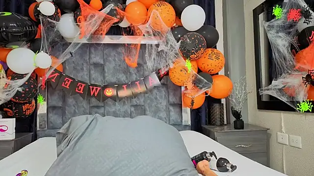 Effie cooper online show from 27, 10, 2025