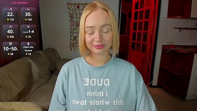 Snapshot of cutee_selena chatting on 7, 3, 2025 cutee selena online show from 7, 3, 2025