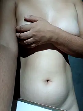 Snapshot of meddy_delicinha chatting on 22, 2, 2026 meddy delicinha online show from 22, 2, 2026