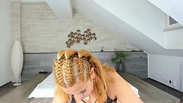 Snapshot of Jullia_MILF chatting on 24, 2, 2025 Jullia MILF online show from 24, 2, 2025