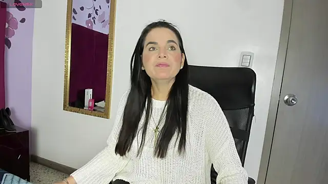 laura hotties online show from 5, 2, 2026