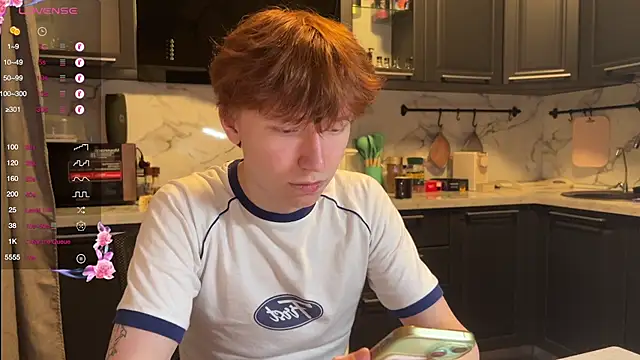 Snapshot of tommy_colson chatting on 16, 11, 2025 tommy colson online show from 16, 11, 2025