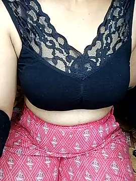 Snapshot of geetha_telugu_kan277 chatting on 4, 3, 2026 geetha telugu kan277 online show from 4, 3, 2026