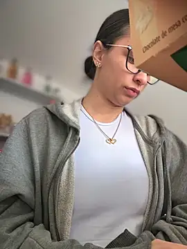 Snapshot of Soy_Sara7 chatting on 16, 10, 2025 Soy Sara7 online show from 16, 10, 2025