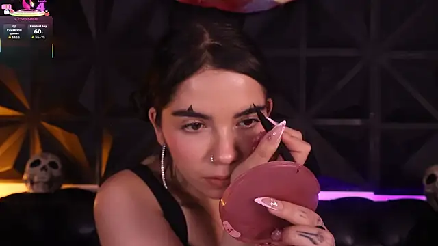 DaphneGlas online show from 31, 10, 2025