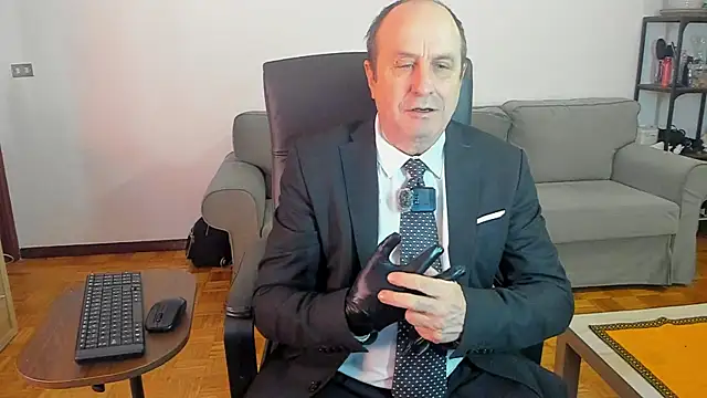 Snapshot of masterboy50 chatting on 27, 11, 2025 masterboy50 online show from 27, 11, 2025