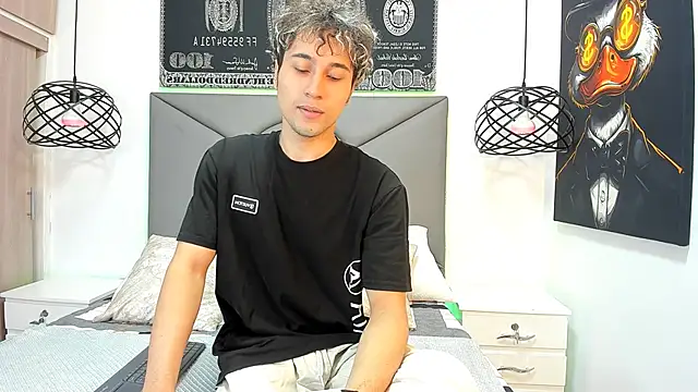 Snapshot of buddy_whitte chatting on 29, 10, 2025 buddy whitte online show from 29, 10, 2025