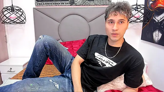 Snapshot of buddy_whitte chatting on 19, 11, 2025 buddy whitte online show from 19, 11, 2025