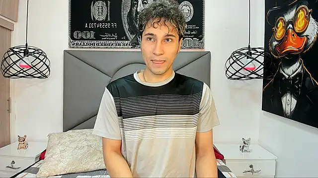 Snapshot of buddy_whitte chatting on 15, 12, 2025 buddy whitte online show from 15, 12, 2025