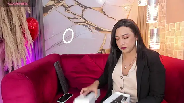 Bella williamss  online show from 17, 10, 2025