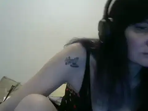 Hotmodel1984 online show from 13, 2, 2026