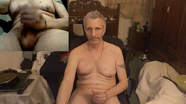 Snapshot of maxdaddy690 chatting on 9, 3, 2026 maxdaddy690 online show from 9, 3, 2026