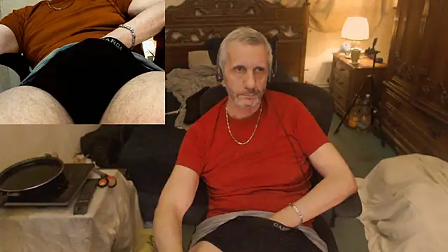 Snapshot of maxdaddy690 chatting on 20, 3, 2026 maxdaddy690 online show from 20, 3, 2026