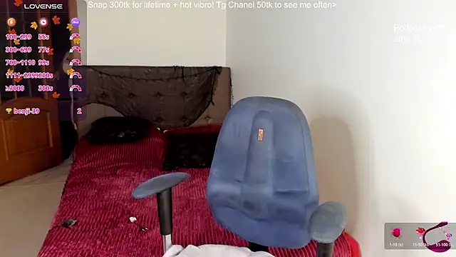 Snapshot of Lily_lu_one chatting on 13, 11, 2025 Lily lu one online show from 13, 11, 2025