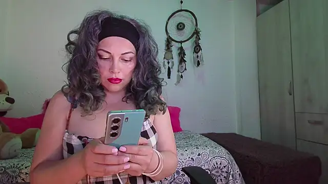 Snapshot of Victoria_Lover chatting on 28, 10, 2025 Victoria Lover online show from 28, 10, 2025