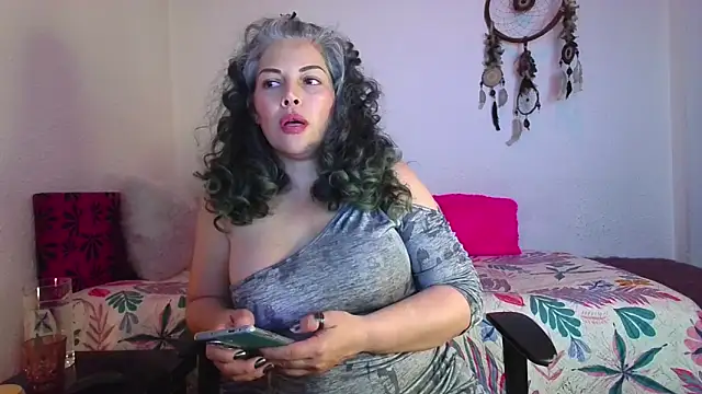 Victoria Lover online show from 20, 12, 2025