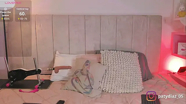 Snapshot of MiiaParker6972 chatting on 9, 11, 2025 MiiaParker6972 online show from 9, 11, 2025