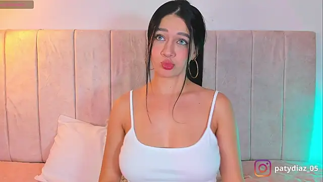 Snapshot of MiiaParker6972 chatting on 14, 11, 2025 MiiaParker6972 online show from 14, 11, 2025