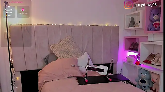 MiiaParker6972 online show from 18, 2, 2026