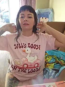 Snapshot of NaughtyLittleVeteran chatting on 28, 2, 2025 NaughtyLittleVeteran online show from 28, 2, 2025