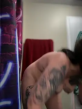 Snapshot of NaughtyLittleVeteran chatting on 5, 3, 2025 NaughtyLittleVeteran online show from 5, 3, 2025