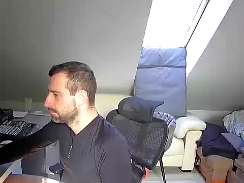 gryzoon online show from 10, 10, 2025