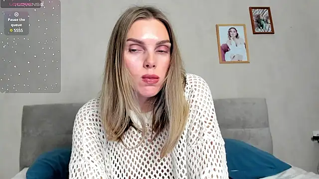 SunnyX GirlX online show from 5, 3, 2025