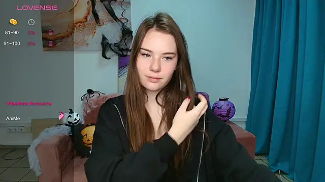 Snapshot of ElenaOconar chatting on 6, 11, 2025 ElenaOconar online show from 6, 11, 2025