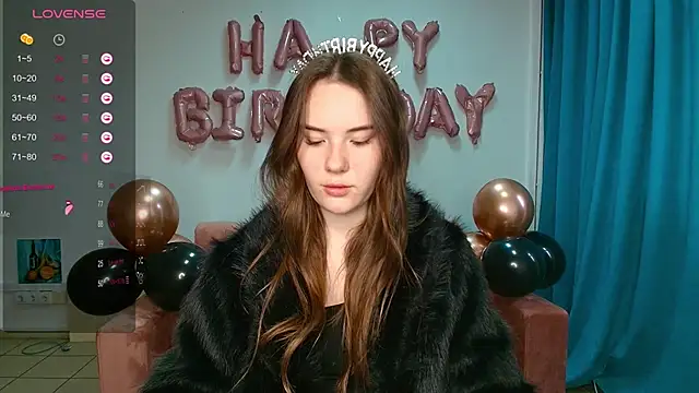 Snapshot of ElenaOconar chatting on 13, 11, 2025 ElenaOconar online show from 13, 11, 2025