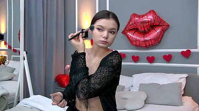 AsterQuinn online show from 11, 3, 2026