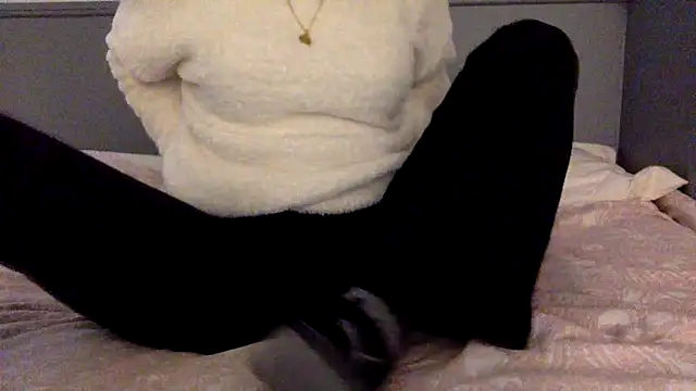 Snapshot of prettyy_kitty chatting on 25, 2, 2025 prettyy kitty online show from 25, 2, 2025