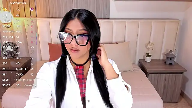 Snapshot of Nicoll_Evans_ chatting on 17, 10, 2025 Nicoll Evans online show from 17, 10, 2025