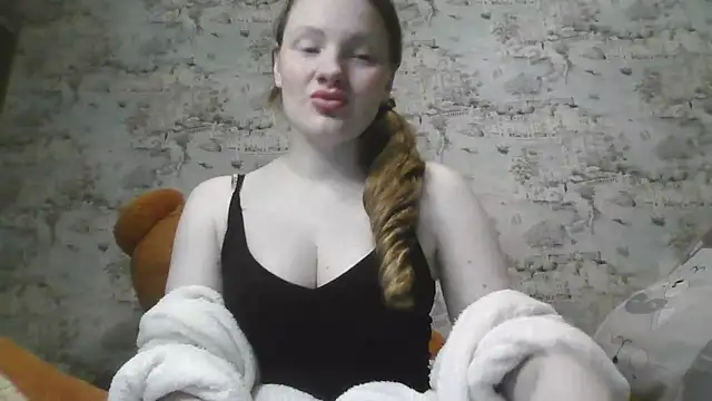 Eveline May online show from 6, 3, 2025