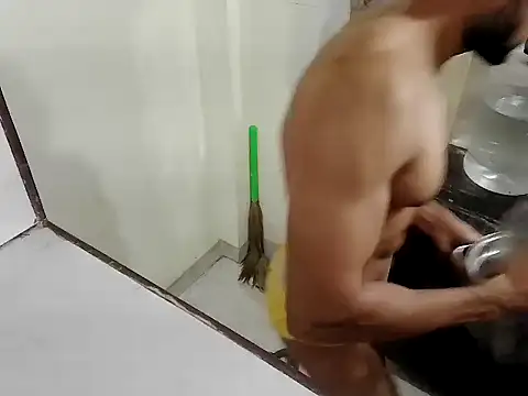 Snapshot of fitbuddy1 chatting on 22, 10, 2025 fitbuddy1 online show from 22, 10, 2025