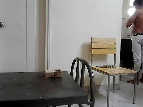 Snapshot of fitbuddy1 chatting on 18, 11, 2025 fitbuddy1 online show from 18, 11, 2025