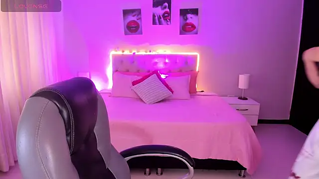 Emily Warren  online show from 7, 1, 2026